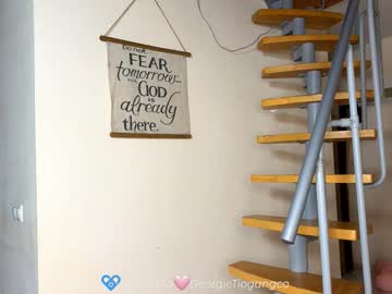 chloe_show